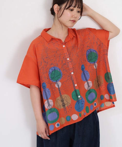 KILKI(キルキー)の「kilki 半袖オーバーサイズブラウス ギター(シャツ/ブラウス・レディース・ブラック系/オレンジ系・FREE)」の11枚目の写真