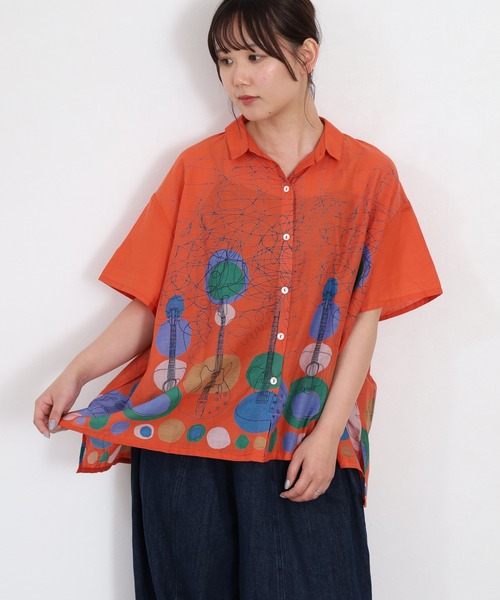 KILKI(キルキー)の「kilki 半袖オーバーサイズブラウス ギター(シャツ/ブラウス・レディース・ブラック系/オレンジ系・FREE)」の12枚目の写真