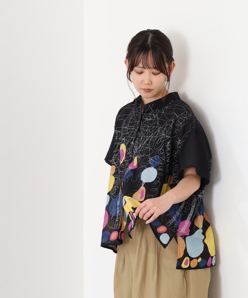 KILKI(キルキー)の「kilki 半袖オーバーサイズブラウス ギター(シャツ/ブラウス・レディース・ブラック系/オレンジ系・FREE)」の6枚目の写真
