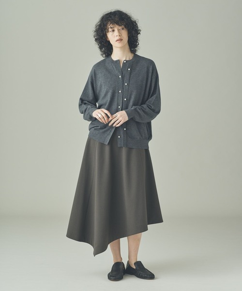 Curensology(カレンソロジー)の「Curensology(カレンソロジー)/パールボタンニットカーディガン(カーディガン/ボレロ・レディース・グレー/ブラック/オフホワイト・FREE)」の20枚目の写真