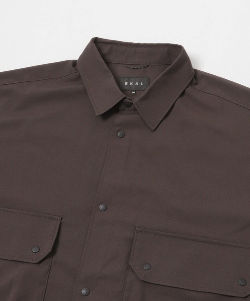 EKAL(エカル)の「『UVカット/静電気防止/イージーケア』SMOOTH WOOLYLIKE LONG-SLEEVE SHIRTS(シャツ/ブラウス・メンズ・チャコールグレー/ブラック/ブラウン・MEDIUM/LARGE)」の6枚目の写真