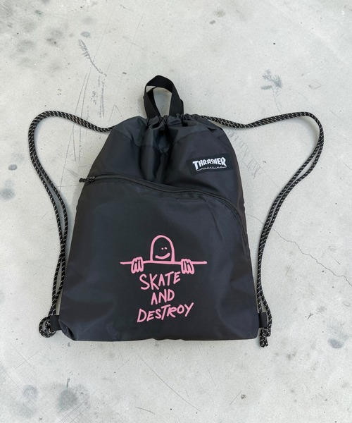 THRASHER(スラッシャー)の「THRASHER KNAPSACK SD(バックパック/リュック・レディース・ブラック×ピンク/ブラック×ホワイト・FREE)」の1枚目の写真