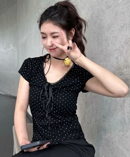 AVYL（アヴィル）の「バレエコアフロントリボンドット柄半袖タイトTシャツ（Tシャツ/カットソー・レディース・ブラック・M）」の2枚目の写真