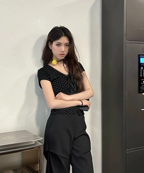 AVYL（アヴィル）の「バレエコアフロントリボンドット柄半袖タイトTシャツ（Tシャツ/カットソー・レディース・ブラック・M）」の12枚目の写真