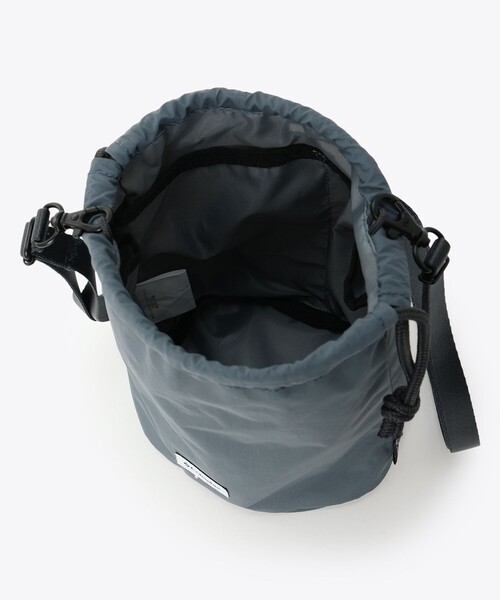 Columbia(コロンビア)の「撥水 Columbia/ バイサイドドローストリングショルダー /コロンビア(ショルダーバッグ・レディース・ブラック/ブラウン/グリーン・ONE SIZE)」の13枚目の写真