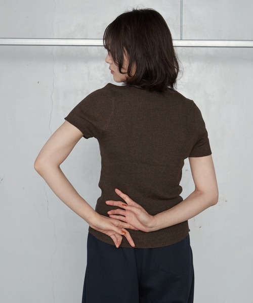 OFROOM(オフルーム)の「【2026秋冬新作】Rib Henley Knit Top|リブヘンリーニットトップ(ニット/セーター・レディース・ブラック/ブラウン/アイボリー・FREE)」の12枚目の写真