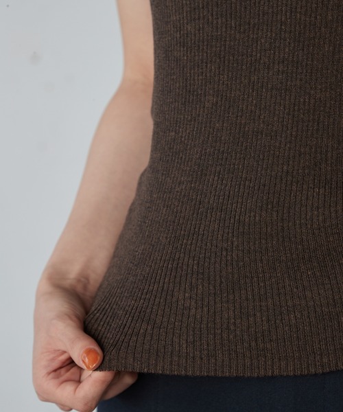 OFROOM(オフルーム)の「【2026秋冬新作】Rib Henley Knit Top|リブヘンリーニットトップ(ニット/セーター・レディース・ブラック/ブラウン/アイボリー・FREE)」の15枚目の写真
