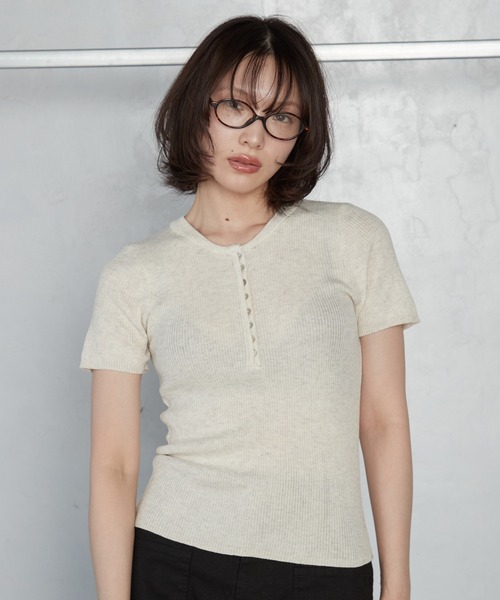 OFROOM(オフルーム)の「【2026秋冬新作】Rib Henley Knit Top|リブヘンリーニットトップ(ニット/セーター・レディース・ブラック/ブラウン/アイボリー・FREE)」の9枚目の写真
