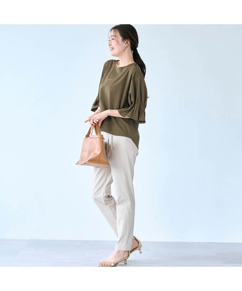 Belle Maison（ベルメゾン）の「袖タックブラウス【乾燥機OK】（シャツ/ブラウス・レディース・ブラウン/カーキ/オフホワイト/ブラック・M/S/L）」の9枚目の写真