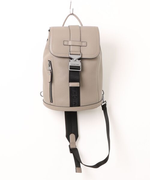 MICHAEL KORS(マイケルコース)の「HUDSON ペブルレザー アビエーター スリングパック(バックパック/リュック・メンズ・ベージュ系・FREE)」の1枚目の写真