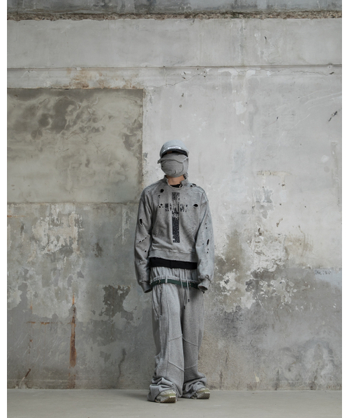 ROARINGRAD(ロアリングラド)の「クロスダメージスウェットシャツグレー(スウェット・レディース・その他・MEDIUM/LARGE)」の2枚目の写真