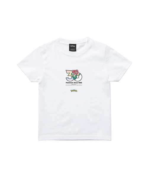 ZOZOSPOT(ゾゾスポット)の「Pokemon 30th Anniversary 1025 T-shirt 「フラージェス(あかいはな)」(Tシャツ/カットソー・レディース・ホワイト・SMALL/MEDIUM/LARGE/X-LARGE/XX-LARGE/XXX-LARGE/100cm/110cm/120cm/130cm/140cm/150cm/160cm)」の2枚目の写真