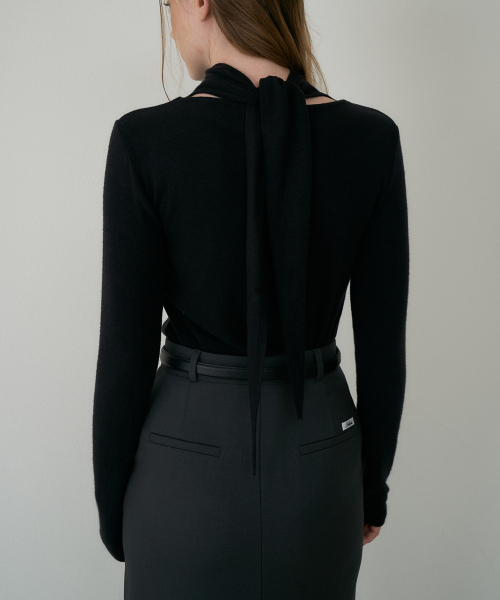 DEHEVE（デヘヴェ）の「Drape Scarf Long Sleeve [Black]（Tシャツ/カットソー・レディース・ブラック・OS）」の3枚目の写真