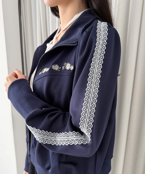 an another angelus（アンアナザーアンジェラス）の「ローズ刺繍トラックジャケット/fint フィント（ブルゾン・レディース・ネイビー/カーキ・FREE）」の11枚目の写真