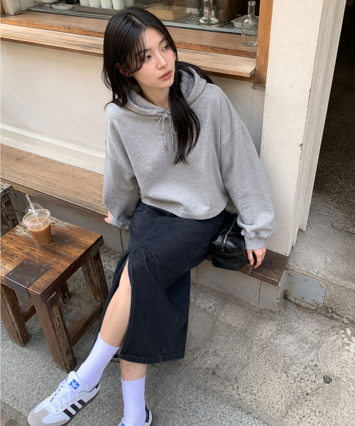 KOLEAT（コレット）の「クロップオーバーサイズヘビーノンプリントフードパーカー長袖（グレー）（パーカー・レディース・ライトグレー・FREE）」の8枚目の写真