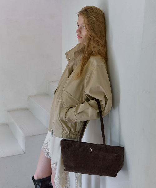 MUCU AND EBONY（ムクアンドエボニー）の「Near Dear Suede Bag _ Brown（ショルダーバッグ・レディース・その他・FREE）」の3枚目の写真