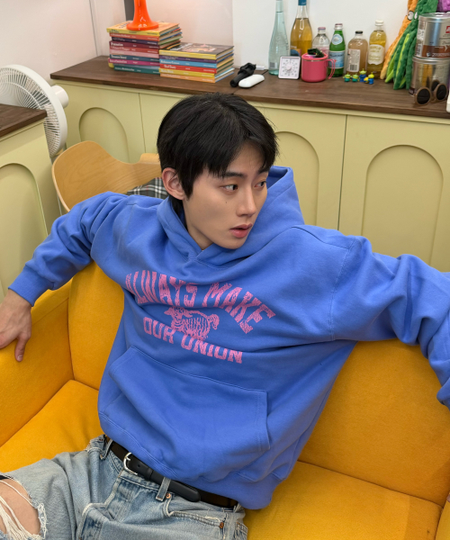 AMOU(アモウ)の「ヴィンテージ RAM パーカー ブルー(パーカー・メンズ・その他・1/2)」の4枚目の写真