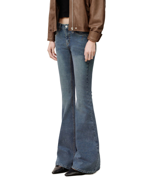 DECET WOMEN（デケット ウーマン）の「[YOONSOAP X DECET WOMAN] Stitch Pocket Low Rise Slim Flared Jeans DCWPT036BLUE（デニムパンツ・レディース・その他・LARGE/MEDIUM/SMALL/X-SMALL）」の4枚目の写真