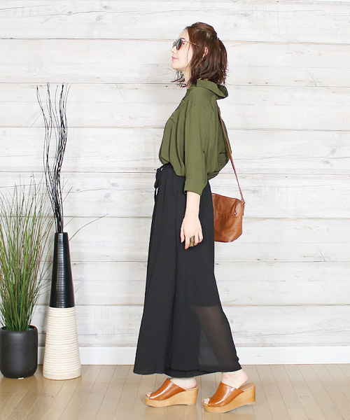 reca(レカ)の「7分袖スキッパーシフォンシャツ(シャツ/ブラウス・レディース・ブラック/カーキ/レッド/オフホワイト・M)」の19枚目の写真