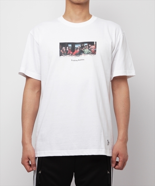 FR2（エフアールツー）の「Last Supper クルーネックTシャツ（Tシャツ/カットソー・メンズ・ブラック/ホワイト・M/L/S/XL）」の2枚目の写真