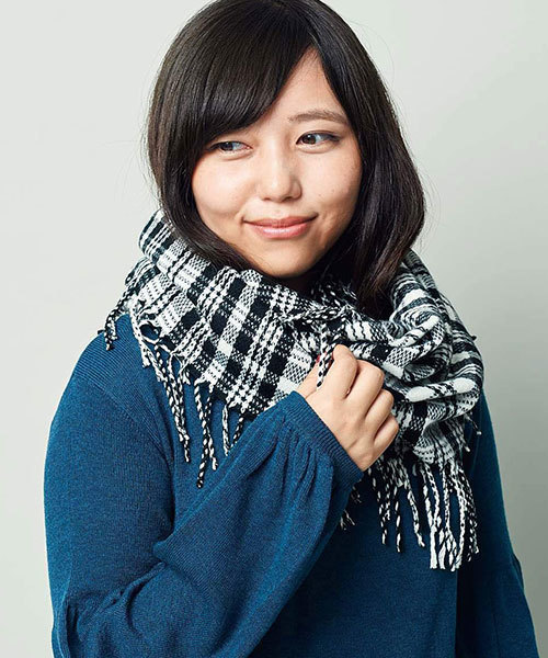 Live in comfort(リブインコンフォート)の「【大人気の10色展開スヌード☆】リブ イン コンフォート くるりと巻くだけ簡単チェックスヌード(ネックウォーマー/スヌード・レディース・ライトブルー/ダークグリーン/レッド/ホワイト×ブルー/ホワイト×ブラック/ブルー系その他/イエロー系その他/オレンジ系その他/グレー×ピンク/グリーン×オレンジ・ONE SIZE)」の13枚目の写真