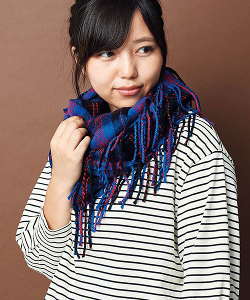 Live in comfort(リブインコンフォート)の「【大人気の10色展開スヌード☆】リブ イン コンフォート くるりと巻くだけ簡単チェックスヌード(ネックウォーマー/スヌード・レディース・ライトブルー/ダークグリーン/レッド/ホワイト×ブルー/ホワイト×ブラック/ブルー系その他/イエロー系その他/オレンジ系その他/グレー×ピンク/グリーン×オレンジ・ONE SIZE)」の18枚目の写真