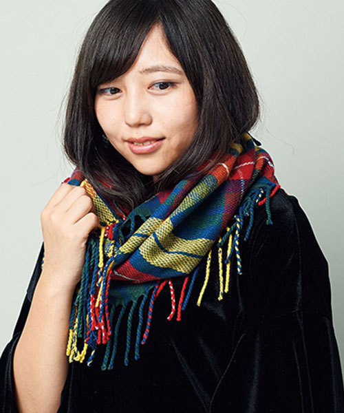 Live in comfort(リブインコンフォート)の「【大人気の10色展開スヌード☆】リブ イン コンフォート くるりと巻くだけ簡単チェックスヌード(ネックウォーマー/スヌード・レディース・ライトブルー/ダークグリーン/レッド/ホワイト×ブルー/ホワイト×ブラック/ブルー系その他/イエロー系その他/オレンジ系その他/グレー×ピンク/グリーン×オレンジ・ONE SIZE)」の19枚目の写真