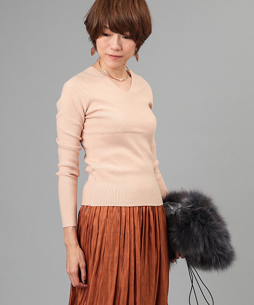 RIVE DROITE（リヴドロワ）の「2way釦付Vネックニット（ニット/セーター・レディース・ブラック/グレー/ベージュ・FREE）」の3枚目の写真