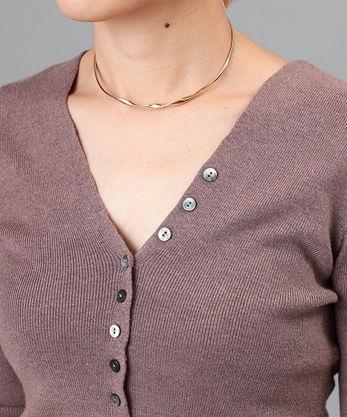 RIVE DROITE（リヴドロワ）の「2way釦付Vネックニット（ニット/セーター・レディース・ブラック/グレー/ベージュ・FREE）」の8枚目の写真
