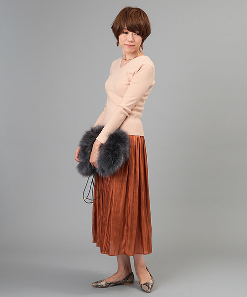 RIVE DROITE（リヴドロワ）の「2way釦付Vネックニット（ニット/セーター・レディース・ブラック/グレー/ベージュ・FREE）」の16枚目の写真