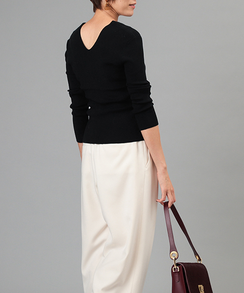 RIVE DROITE（リヴドロワ）の「2way釦付Vネックニット（ニット/セーター・レディース・ブラック/グレー/ベージュ・FREE）」の18枚目の写真