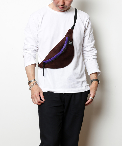 20/80（テゥエンティーエイティー）の「【20/80】トゥエンティーエイティー/COW SUEDE  WAIST BAG（ボディバッグ/ウエストポーチ・メンズ・ブラック/ブラウン/ブラック系その他/ライトグレー・FREE）」の9枚目の写真