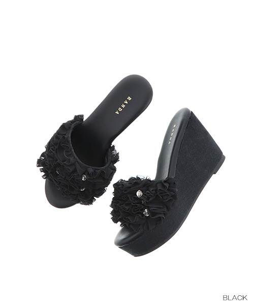 RANDA（ランダ）の「【足にフィットするよう履き心地を追求】フリル×ビジューウェッジサンダル（サンダル・レディース・アイボリー/ブラック/ピンク・S/M/L/LL）」の10枚目の写真