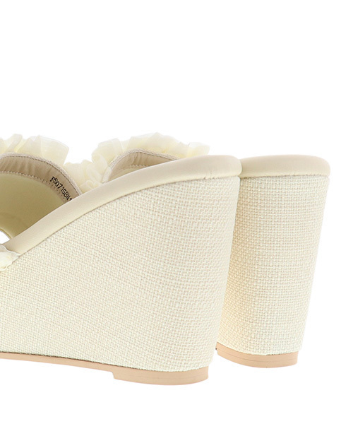 RANDA（ランダ）の「【足にフィットするよう履き心地を追求】フリル×ビジューウェッジサンダル（サンダル・レディース・アイボリー/ブラック/ピンク・S/M/L/LL）」の6枚目の写真