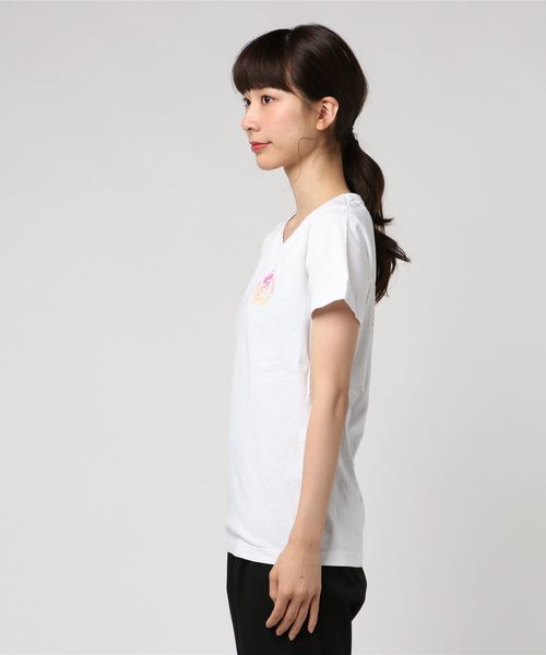 VONZIPPER（ボンジッパー）の「VONZIPPER レディース SUNSET DRIVE CROP TE Ｔシャツ（Tシャツ/カットソー・レディース・ホワイト/ライトブルー/ライトピンク・MEDIUM/LARGE）」の4枚目の写真