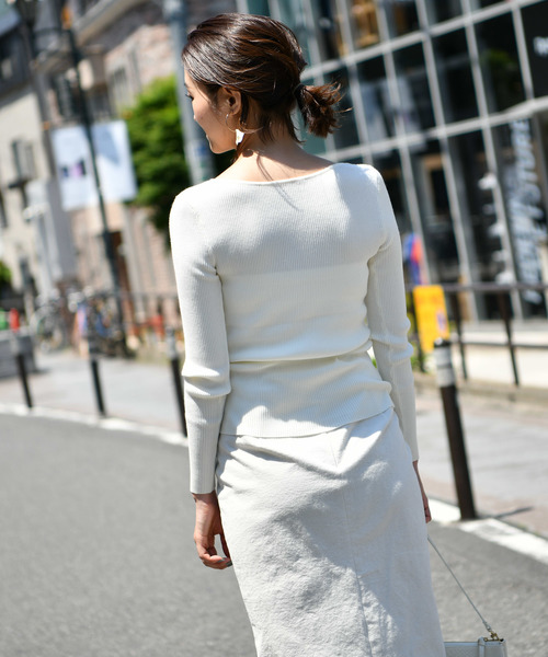 DouDou（ドゥドゥ）の「リブゆるVニット（ニット/セーター・レディース・ブラック/ブラウン/オフホワイト/グレイッシュベージュ/レッド/ブルー・FREE）」の10枚目の写真