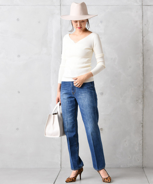 DouDou（ドゥドゥ）の「リブゆるVニット（ニット/セーター・レディース・ブラック/ブラウン/オフホワイト/グレイッシュベージュ/レッド/ブルー・FREE）」の12枚目の写真