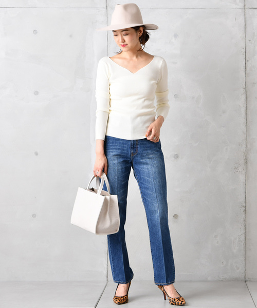 DouDou（ドゥドゥ）の「リブゆるVニット（ニット/セーター・レディース・ブラック/ブラウン/オフホワイト/グレイッシュベージュ/レッド/ブルー・FREE）」の13枚目の写真