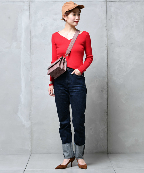 DouDou（ドゥドゥ）の「リブゆるVニット（ニット/セーター・レディース・ブラック/ブラウン/オフホワイト/グレイッシュベージュ/レッド/ブルー・FREE）」の16枚目の写真