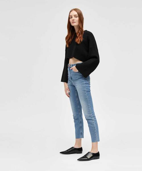 CHARLES & KEITH（チャールズ & キース）の「ビンテージボタンディテールポインテッドフラット / Vintage Button Detail Pointed Flats（スリッポン・レディース・ブラック/バーガンディー・23cm/23.5cm/24.5cm/25cm）」の10枚目の写真