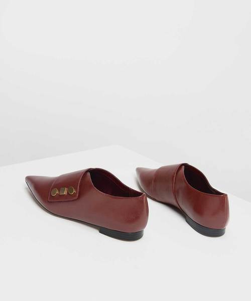 CHARLES & KEITH（チャールズ & キース）の「ビンテージボタンディテールポインテッドフラット / Vintage Button Detail Pointed Flats（スリッポン・レディース・ブラック/バーガンディー・23cm/23.5cm/24.5cm/25cm）」の13枚目の写真