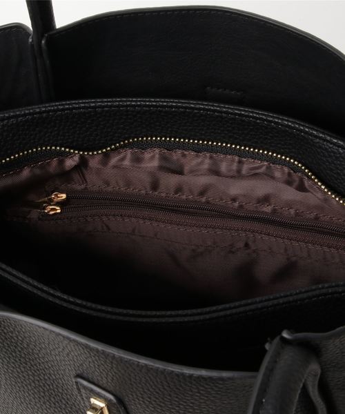 florist（フローリスト）の「【3way】スカーフ付き台形ハンドバッグ/ショルダーバッグ（ハンドバッグ・レディース・ホワイト/ブラック/ベージュ/ピンク/レッド/グレー・FREE）」の12枚目の写真