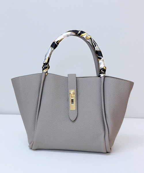 florist（フローリスト）の「【3way】スカーフ付き台形ハンドバッグ/ショルダーバッグ（ハンドバッグ・レディース・ホワイト/ブラック/ベージュ/ピンク/レッド/グレー・FREE）」の4枚目の写真