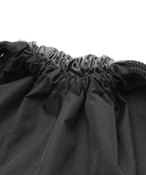 NIKE（ナイキ）の「ナイキ トレーニング ジムサック 巾着 NIKE TEAM TRAINING GYMSACK - V BA4728（バックパック/リュック・メンズ・ブラック/グリーン・ONE SIZE）」の6枚目の写真