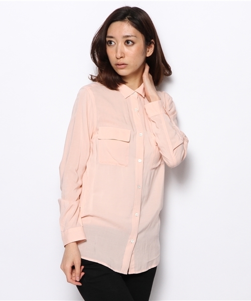 PLST(プラステ)の「レーヨン長袖スリムシャツ(シャツ/ブラウス・レディース・スカイブルー/サーモンピンク/オレンジ/オフホワイト・2)」の3枚目の写真