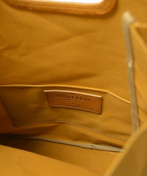 SHIPS（シップス）の「AMIACALVA: 【SHIPS別注】ペーパー バッグ■（クラッチバッグ・メンズ・ネイビー/ベージュ/キャメル/グリーン/ダークブルー/その他/ブルー/ホワイト/ブラック・ONE SIZE）」の10枚目の写真