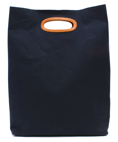 SHIPS（シップス）の「AMIACALVA: 【SHIPS別注】ペーパー バッグ■（クラッチバッグ・メンズ・ネイビー/ベージュ/キャメル/グリーン/ダークブルー/その他/ブルー/ホワイト/ブラック・ONE SIZE）」の16枚目の写真