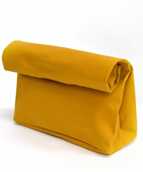 SHIPS（シップス）の「AMIACALVA: 【SHIPS別注】ペーパー バッグ■（クラッチバッグ・メンズ・ネイビー/ベージュ/キャメル/グリーン/ダークブルー/その他/ブルー/ホワイト/ブラック・ONE SIZE）」の12枚目の写真