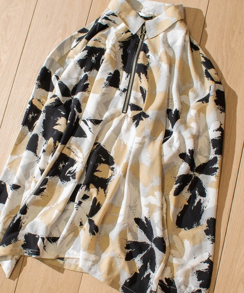 JOHN'S CLOSET(ジョンズクローゼット)の「【a】エステル素材プリントハーフZIP長袖シャツ(シャツ/ブラウス・メンズ・ホワイト/ブラック/ベージュ/カーキ/オレンジ/ブラック系その他2/ベージュ系その他2/ベージュ系その他3・MEDIUM/LARGE)」の6枚目の写真