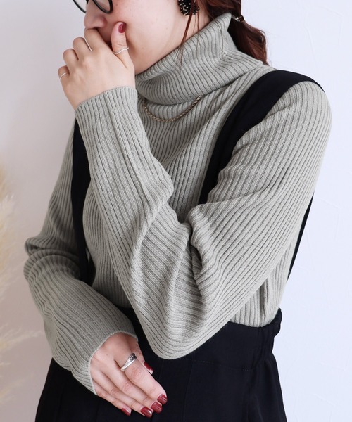 reca（レカ）の「サイズが選べて、カラバリ豊富！リブタートルベーシックハイネックニット（ニット/セーター・レディース・ブラック/オフホワイト/グリーン/マスタード/杢グレー/ベージュ/ピンク/グレー/ブラウン/アイボリー/パープル系その他/スカイブルー系・M/L）」の4枚目の写真